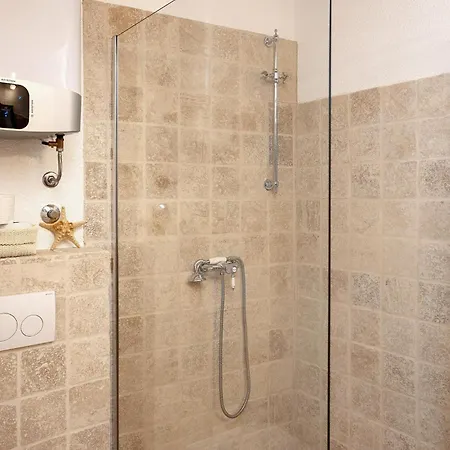 1 Bedroom Gorgeous In *