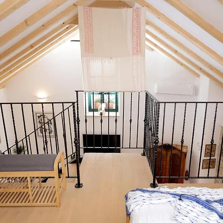 1 Bedroom Gorgeous In Holiday home Vrisnik