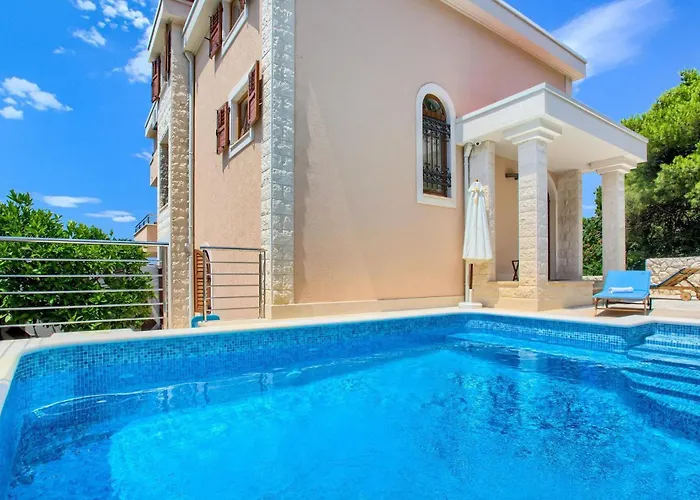 Mustra Holiday home