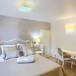 Mustra بيت للعطل *